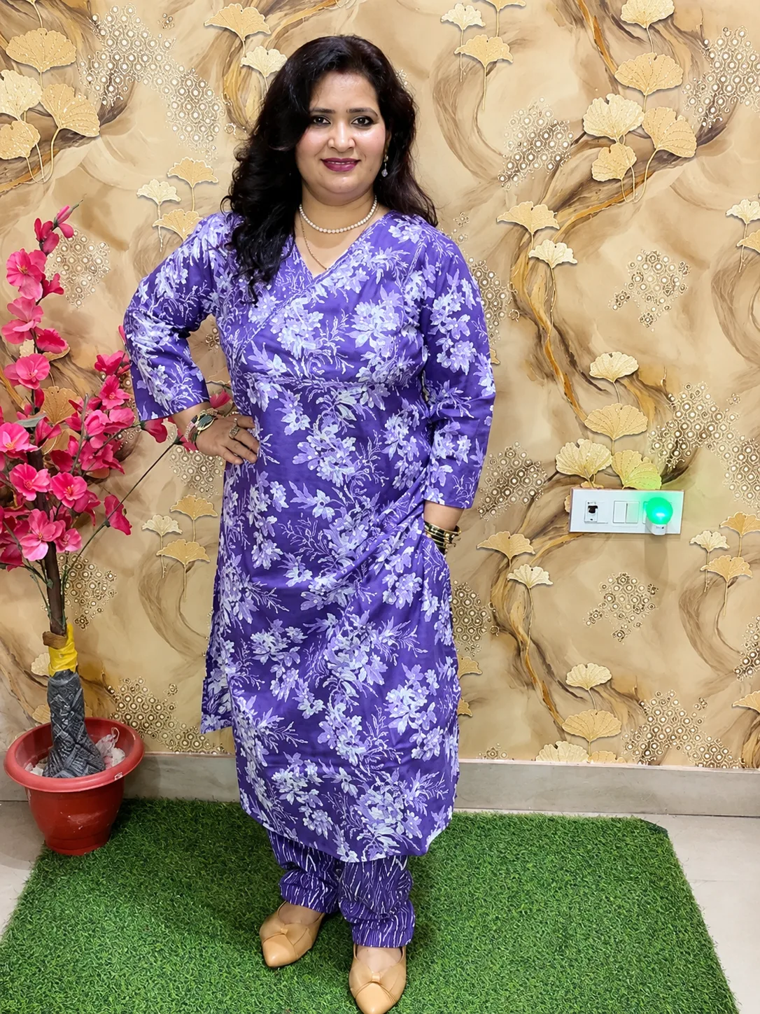 Women’s Pure Cotton Purple Floral 2-Piece Kurta Set with Zari Neckline & Pocket 